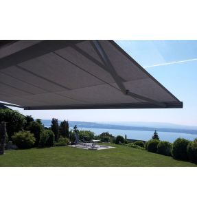 Store banne semi coffre motorisé sur mesure - Uranus 4600 - Sunny Inch